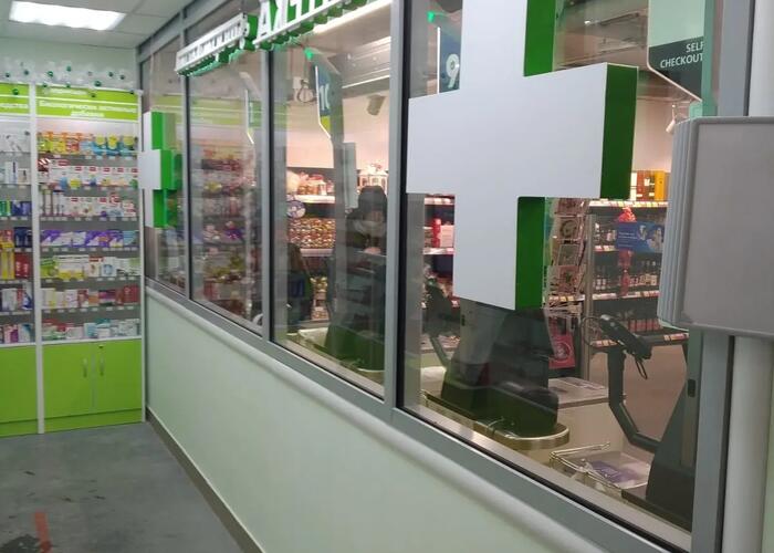 Противопожарные светопрозрачные конструкции для аптеки Фармадом